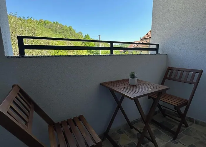 Dbr -dobrinja Sarajevo-free Garage 公寓 *