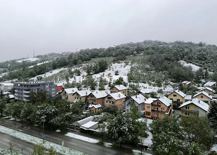 Dbr -dobrinja Sarajevo-free Garage 公寓 *