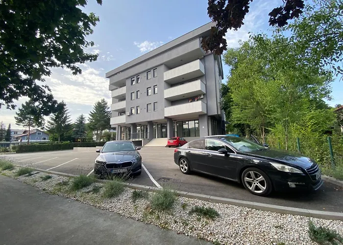 Dbr -dobrinja Sarajevo-free Garage *