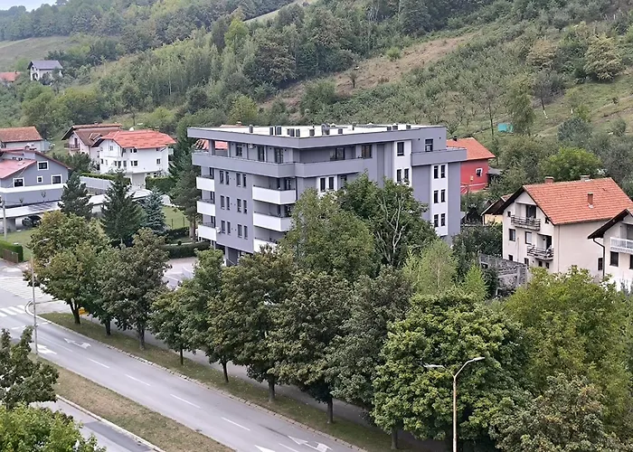 Dbr -dobrinja Sarajevo-free Garage * 塞拉耶佛